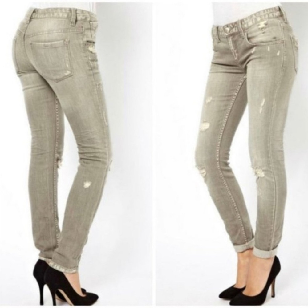 Like New Free People Distressed Skinny light Gray Jeans 26 size Women